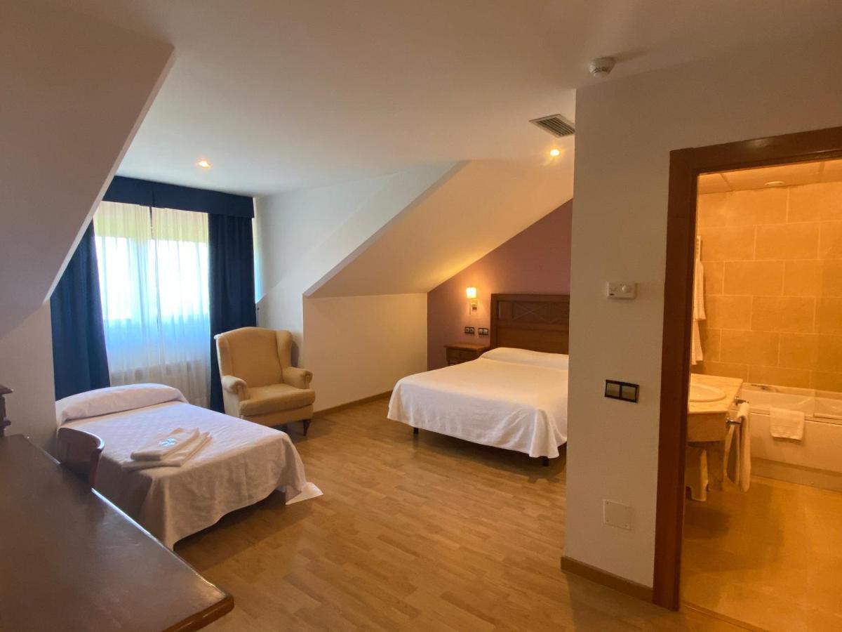 Hotel Cristina Noreña Екстериор снимка