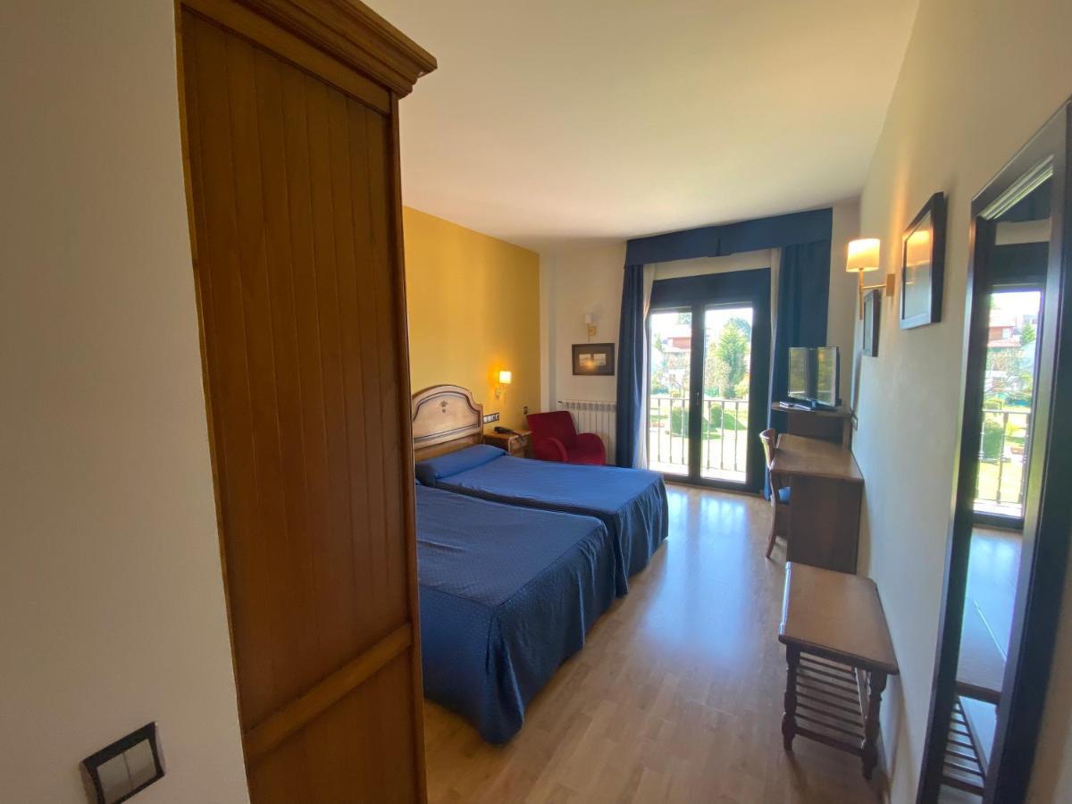 Hotel Cristina Noreña Екстериор снимка
