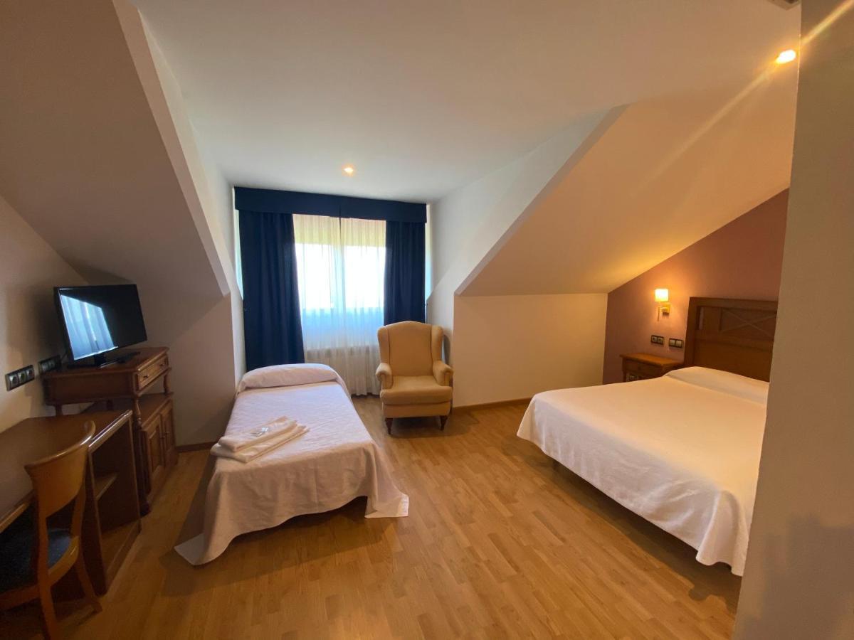 Hotel Cristina Noreña Екстериор снимка