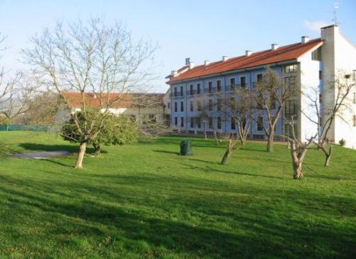 Hotel Cristina Noreña Екстериор снимка