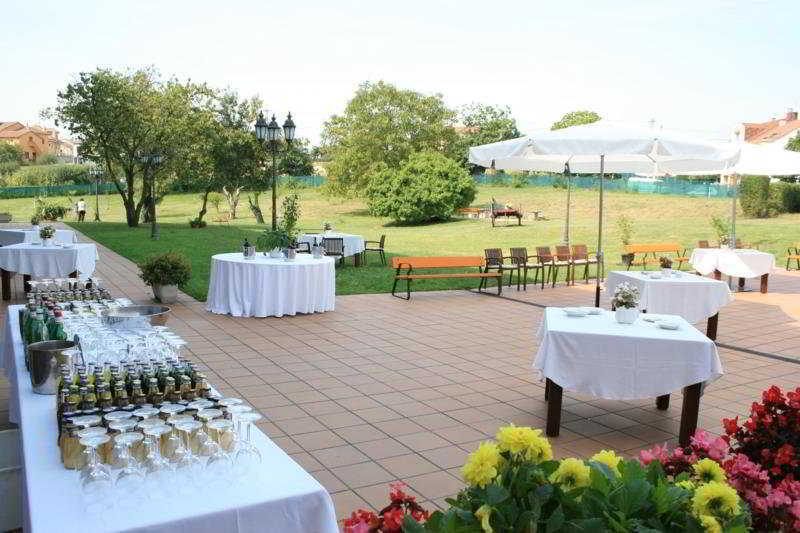 Hotel Cristina Noreña Екстериор снимка