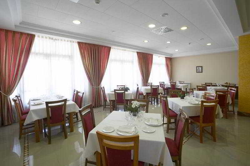 Hotel Cristina Noreña Екстериор снимка