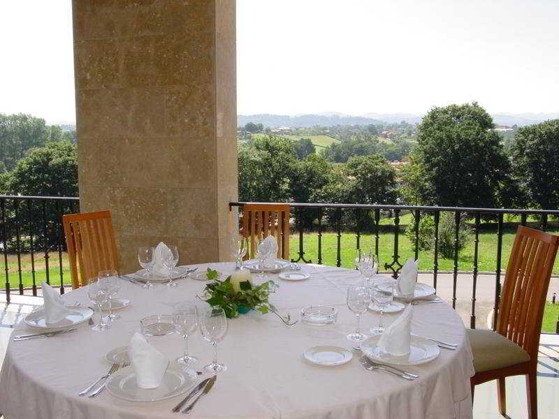 Hotel Cristina Noreña Екстериор снимка